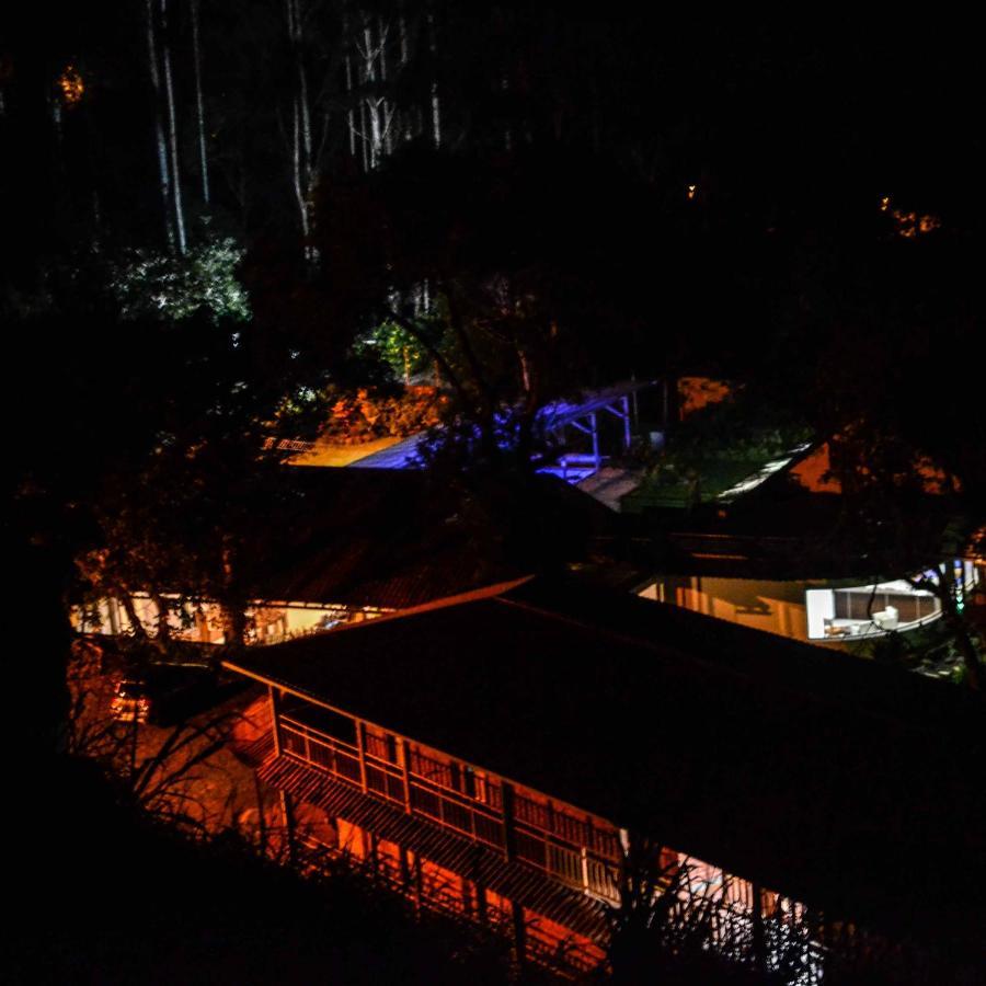 Mama Tungu Hostel บาญอส ภายนอก รูปภาพ