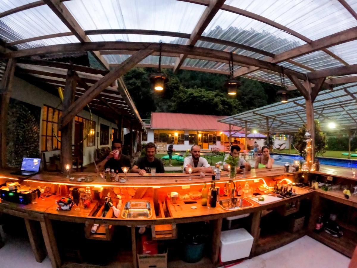 Mama Tungu Hostel บาญอส ภายนอก รูปภาพ