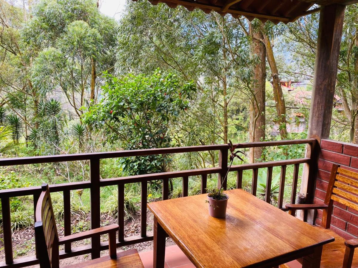 Mama Tungu Hostel บาญอส ภายนอก รูปภาพ
